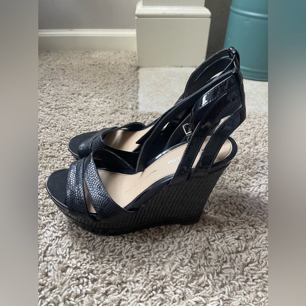 Women’s Giani Bini black wedges